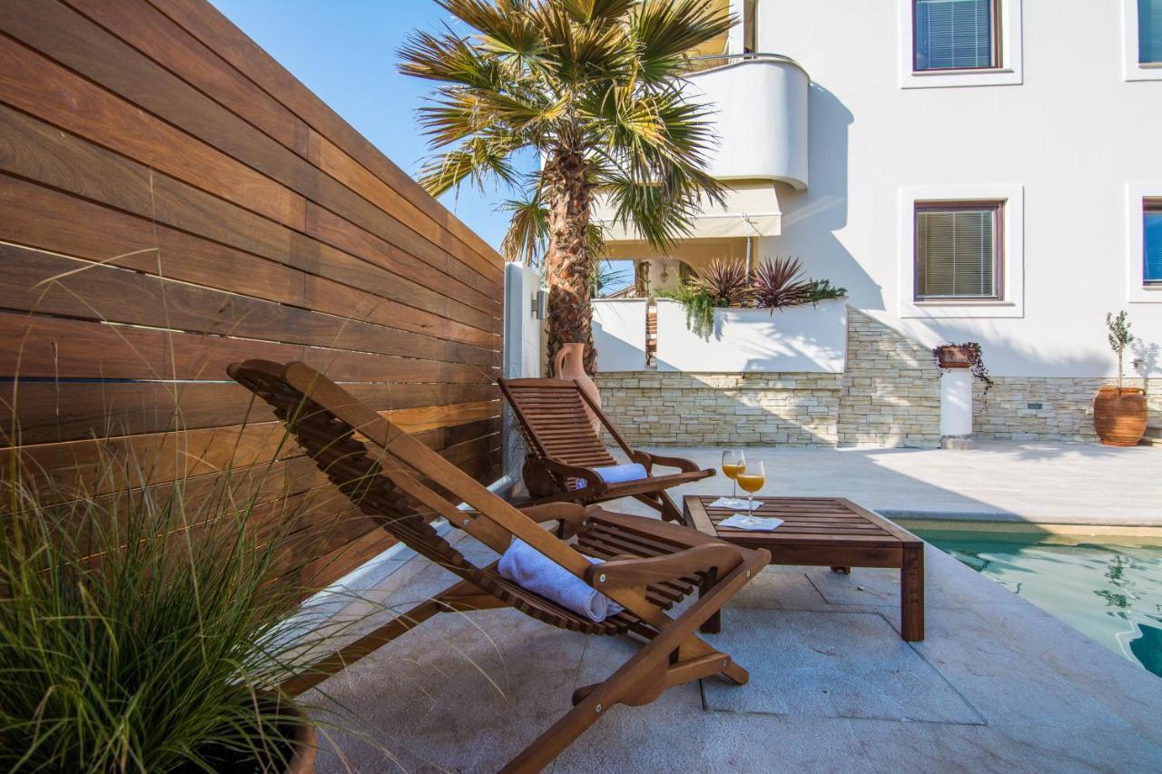 Apartments "Villa Antisin" With Heated Pool Zadar Exterior photo