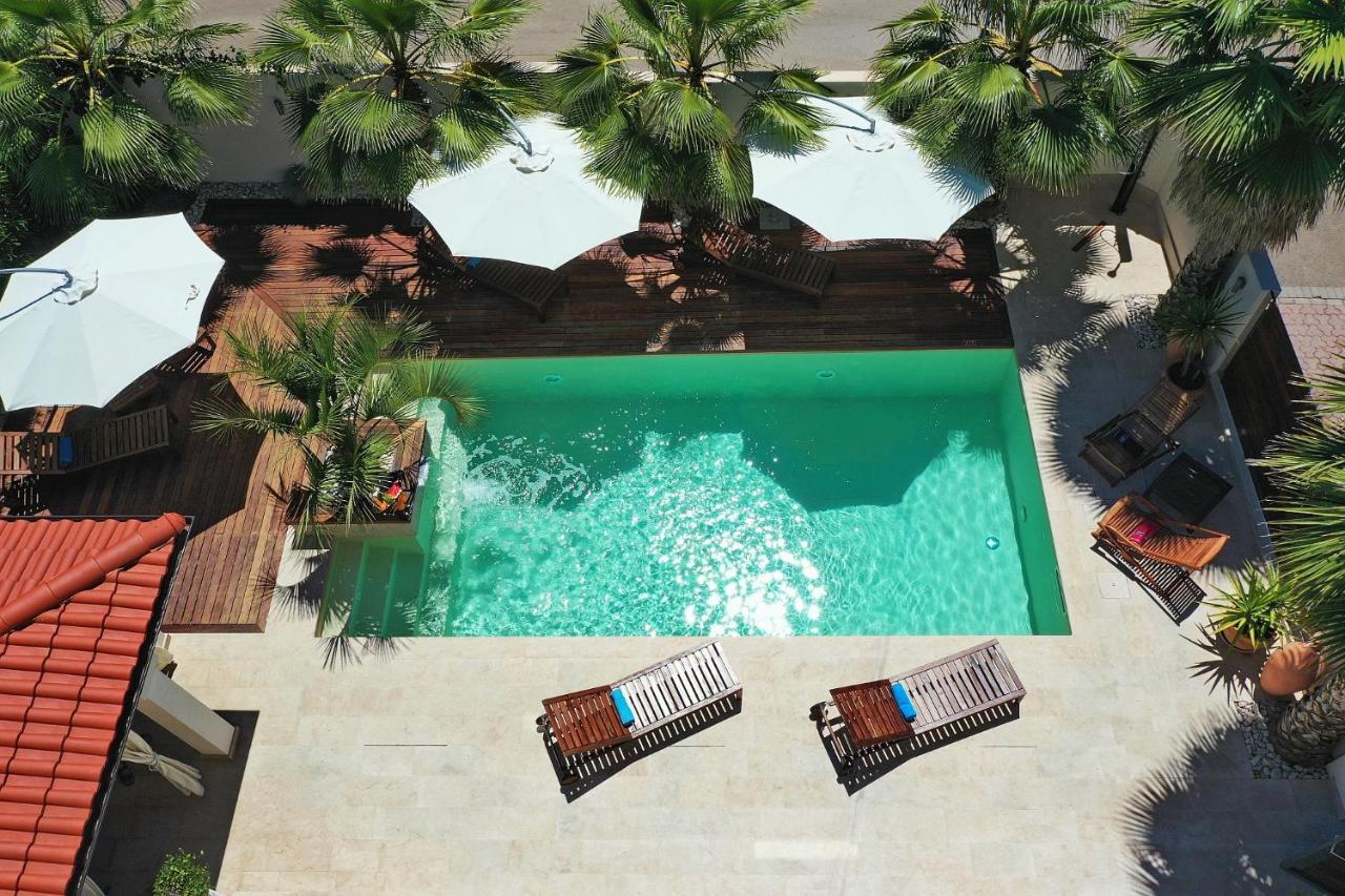 Apartments "Villa Antisin" With Heated Pool Zadar Exterior photo