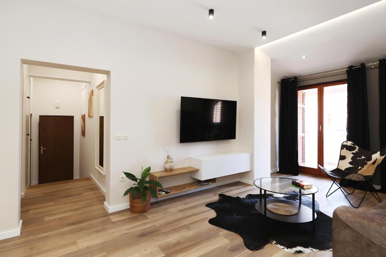 Apartments "Villa Antisin" With Heated Pool Zadar Exterior photo