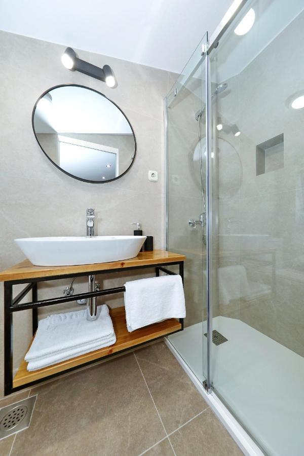 Apartments "Villa Antisin" With Heated Pool Zadar Exterior photo